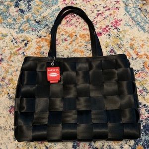 Harvey’s Seatbelt black executive tote